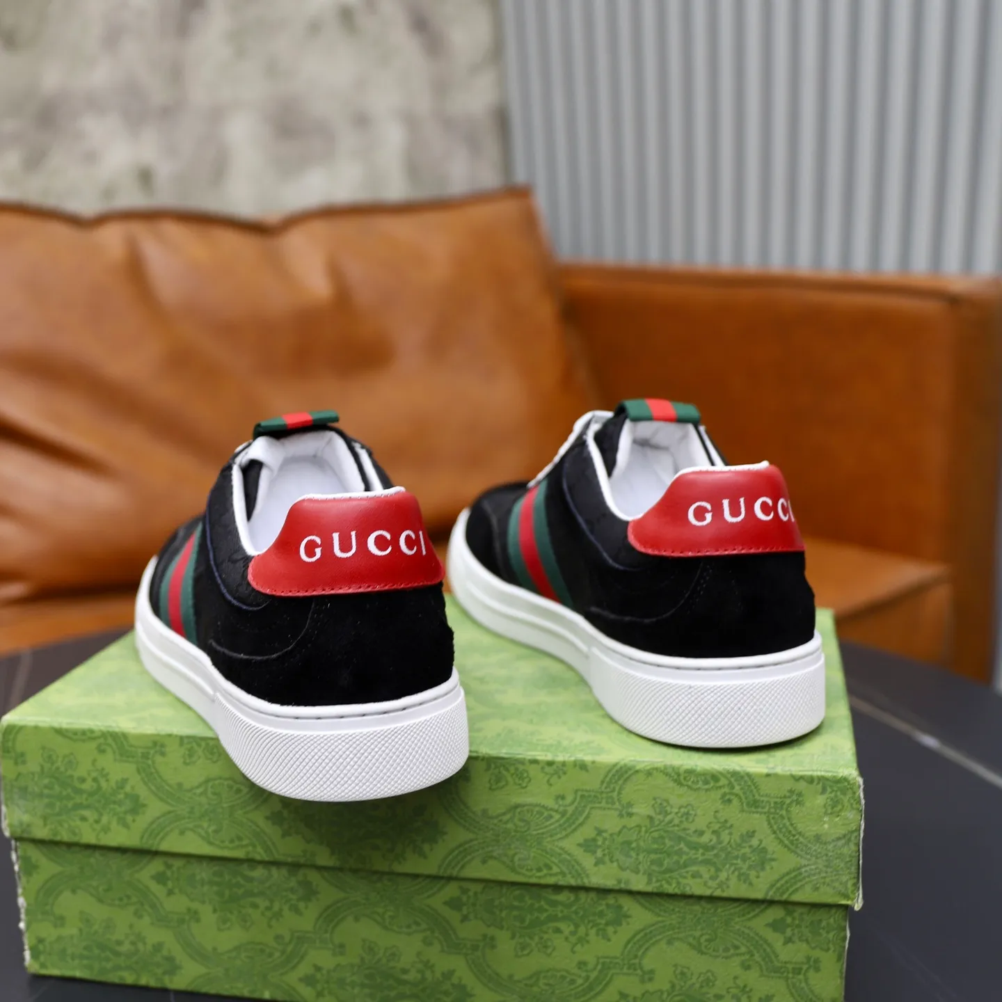 Ex-factory price: 440💰🙅‍♂️🙅‍♂️🙅‍♂️ Brand: GUCCI Standard code: 38-44 (45 customized) Grade: Same as the official website Material: Original material splicing Comfortable and breathable lining Lightweight and wear-resistant sports outsole Style category: Men's fashionable casual shoes Running sneakers Distinguished luxury brand elements Top luxury Color: actual picture color